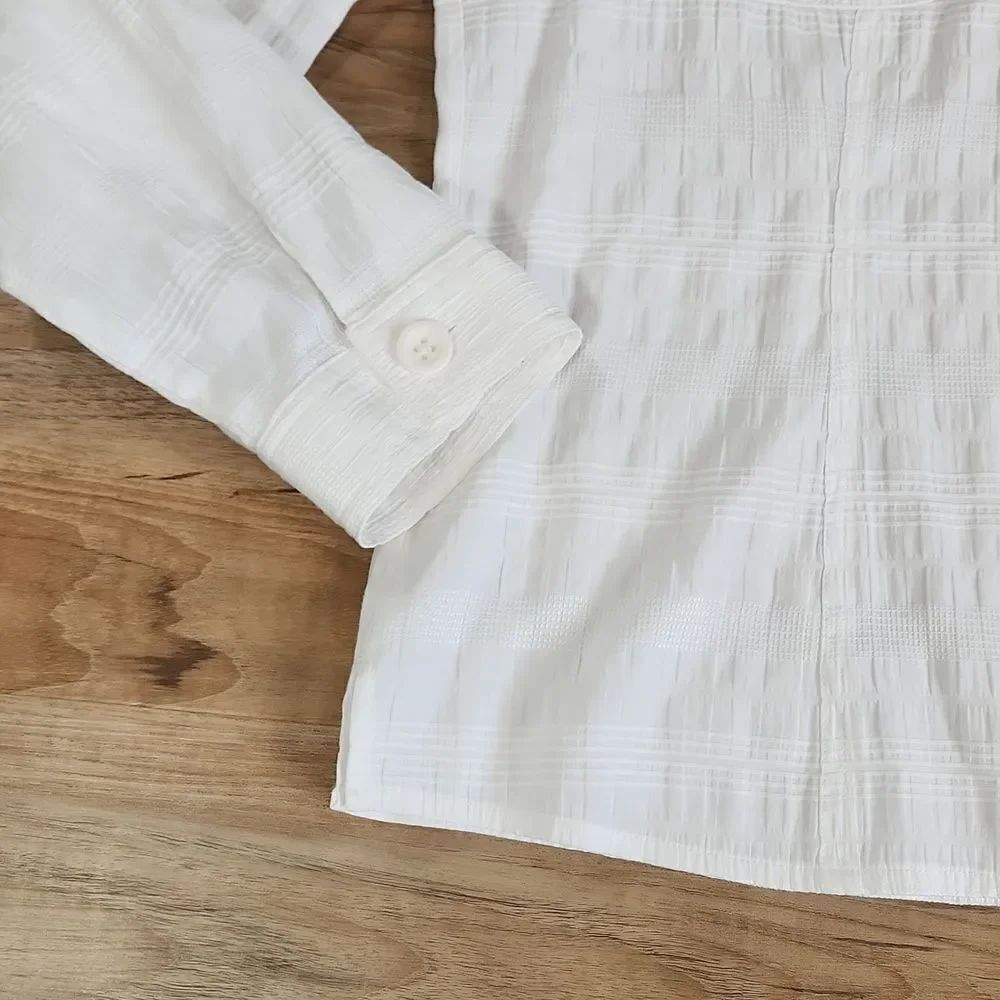 🔺️Christopher & Banks White Buttoned Long Sleeve Top Medium - Picture 7 of 14
